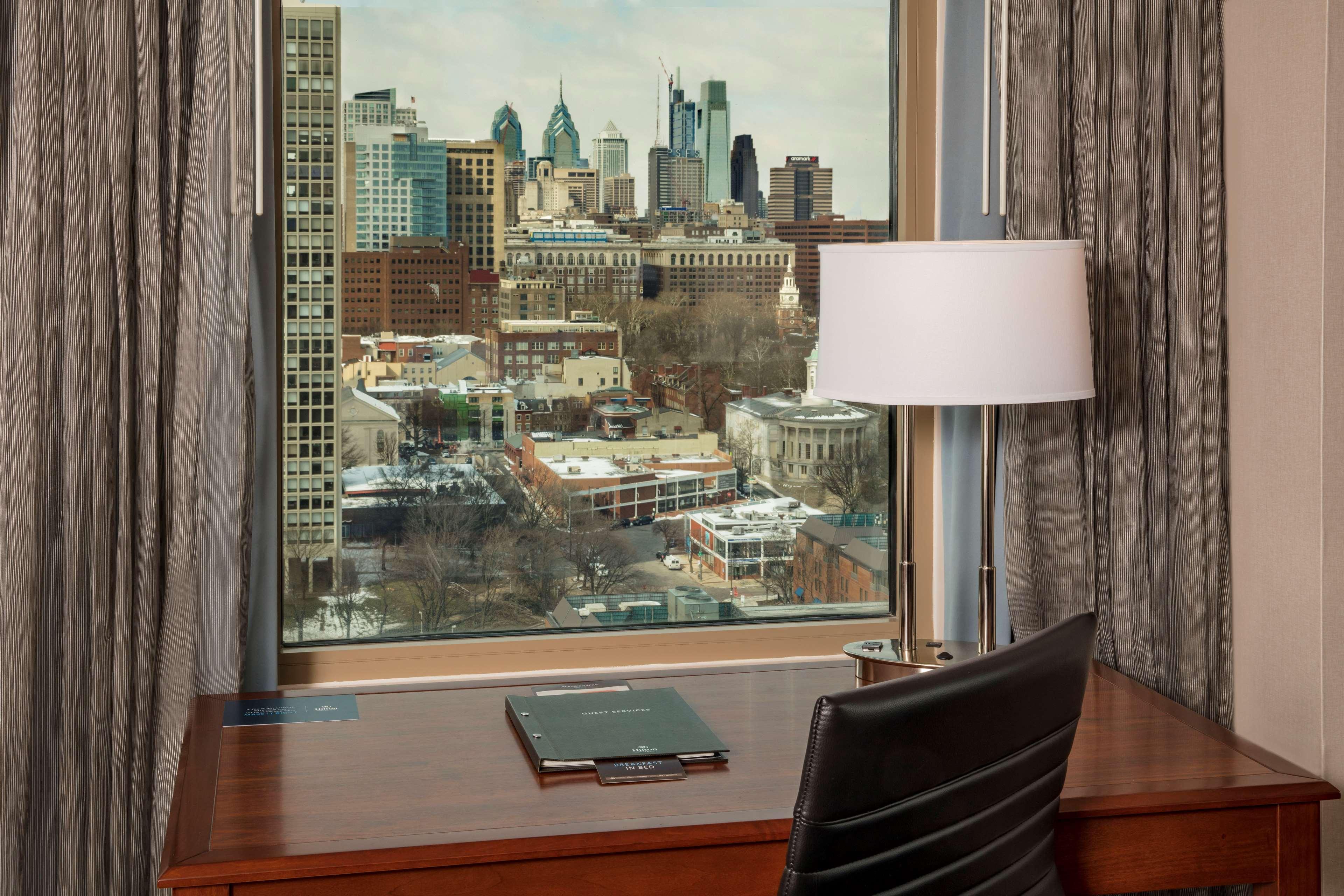 Hilton Philadelphia At Penn'S Landing Ξενοδοχείο Δωμάτιο φωτογραφία